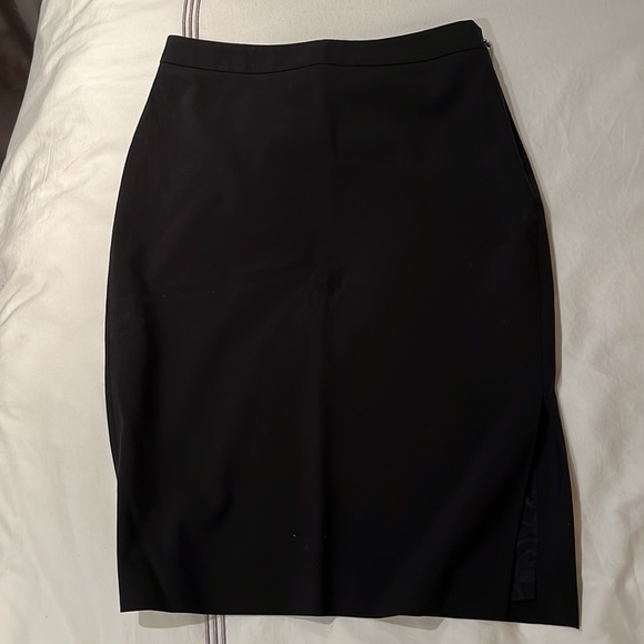 Banana Republic pencil skirt, black size 2 petite - Picture 3 of 7
